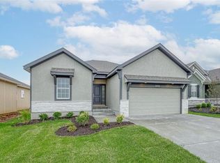 19613 W 196th St, Spring Hill, KS 66083
