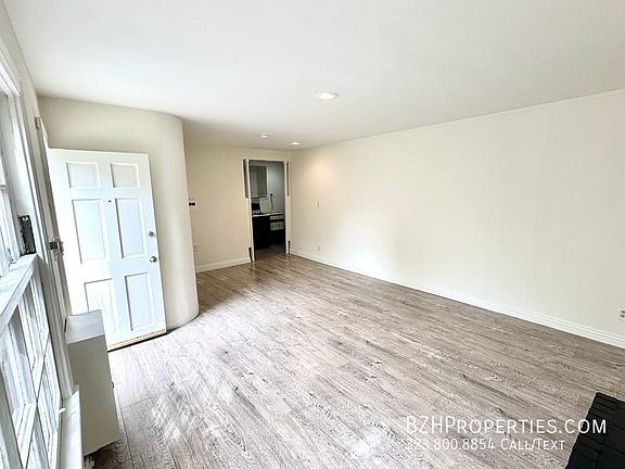3rd image of 1274 1/2 Beverly Gln #1274-1/2
