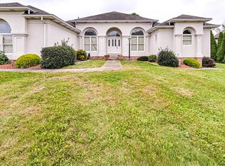 112 N Hazelnut Dr, Mount Pleasant, PA 15666