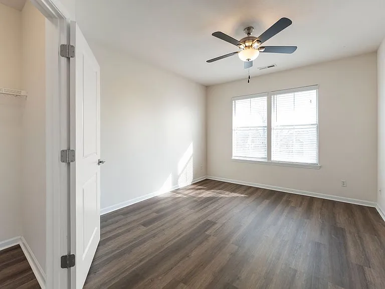 Ironwood Apartments and Townhomes — Photo 108
