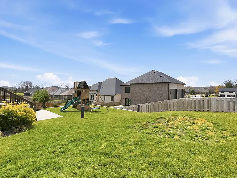 703 S Hickory Dr — Photo 53