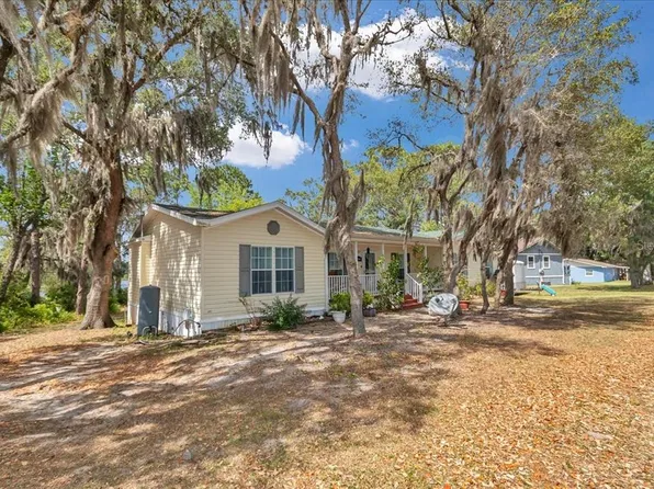 17005 SE 71st St, Ocklawaha, FL 32179