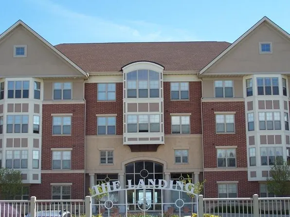 4110 S Lake Dr, Saint Francis, WI 53235