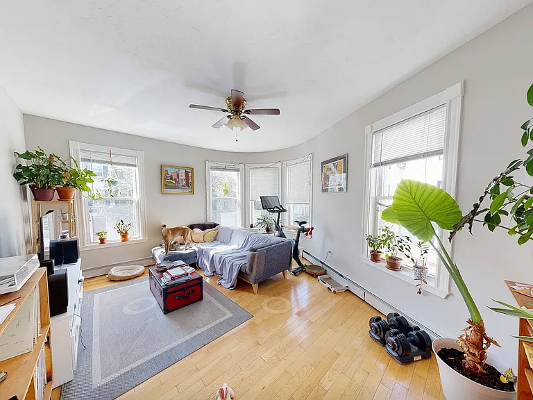 33 Portsmouth St #2D — Photo 2