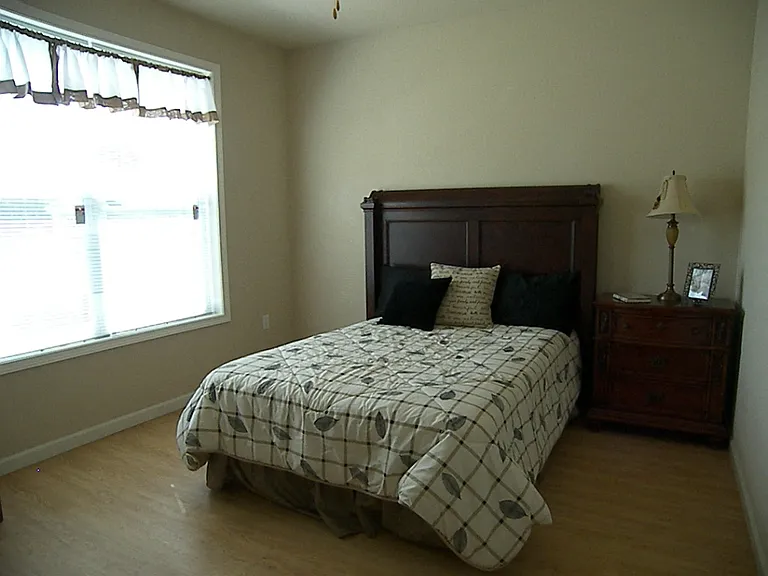Brooks Edge Apartments — Photo 33