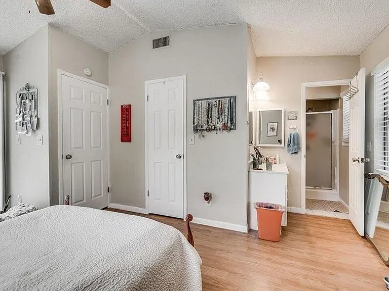 404 Franklin Blvd #B — Photo 12