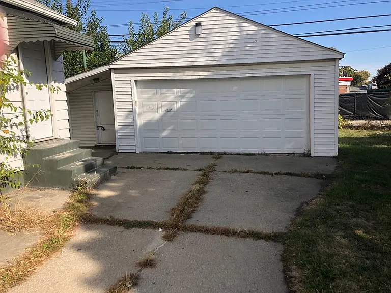 812 Cleophus Pkwy — Photo 12