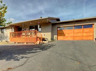 525 3rd St, Rogue River, OR 97537