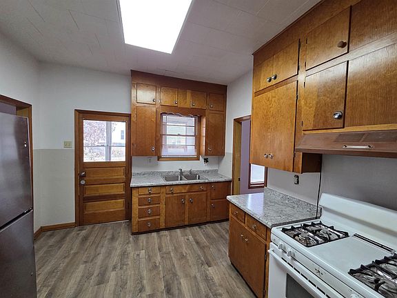 4th image of 2121 Walnut St