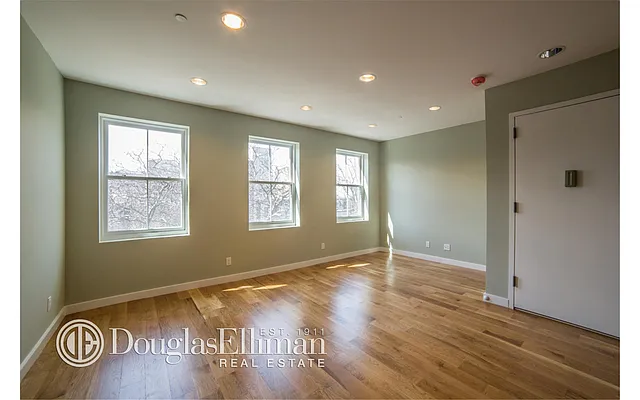 Sold by Douglas Elliman | media 20