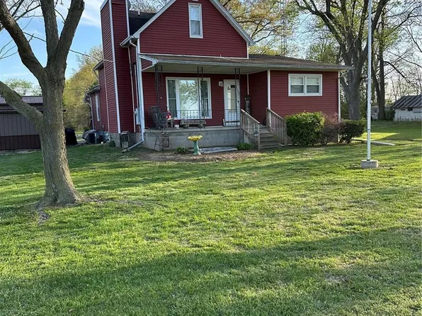 405 W 9th St, Belle Rive, IL 62810