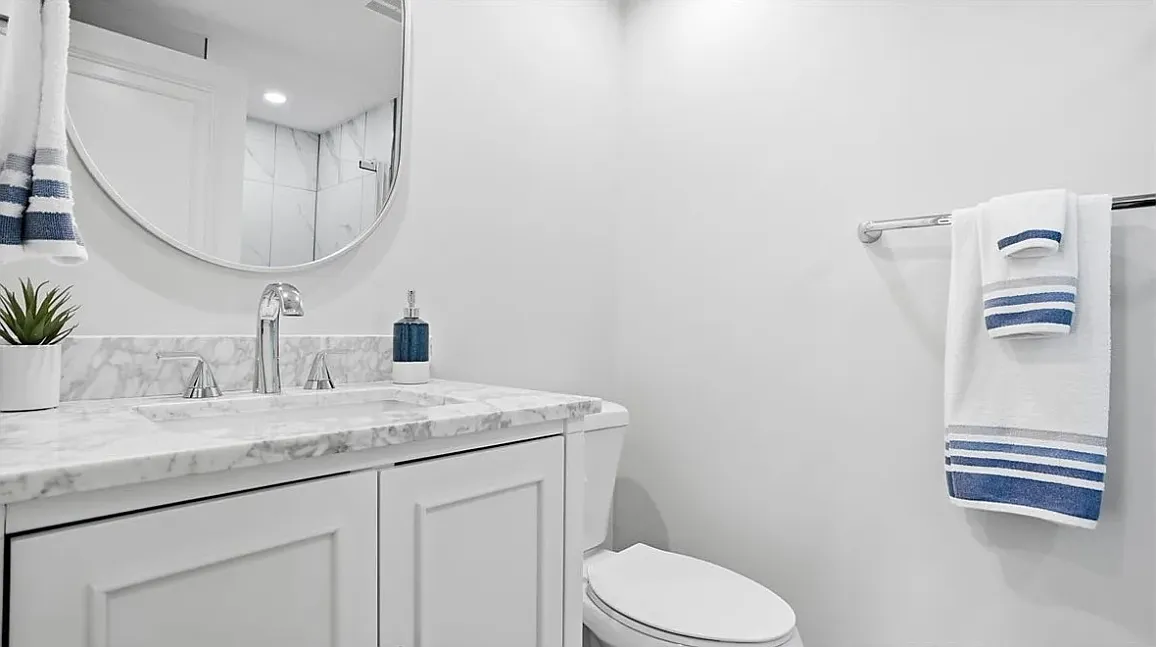 2 bed, 1385 sqft, $2,200 — Photo 3