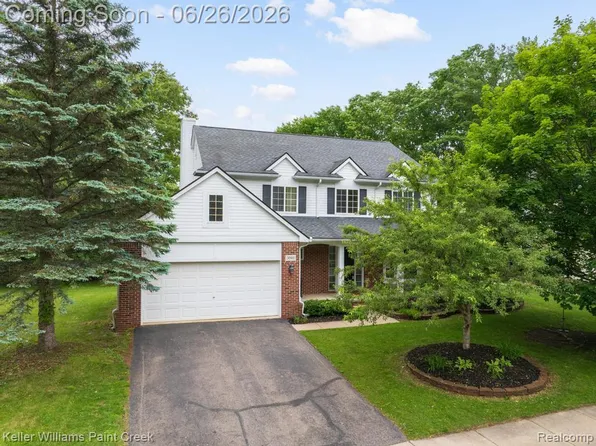 3049 Richmond Dr, Clarkston, MI 48348