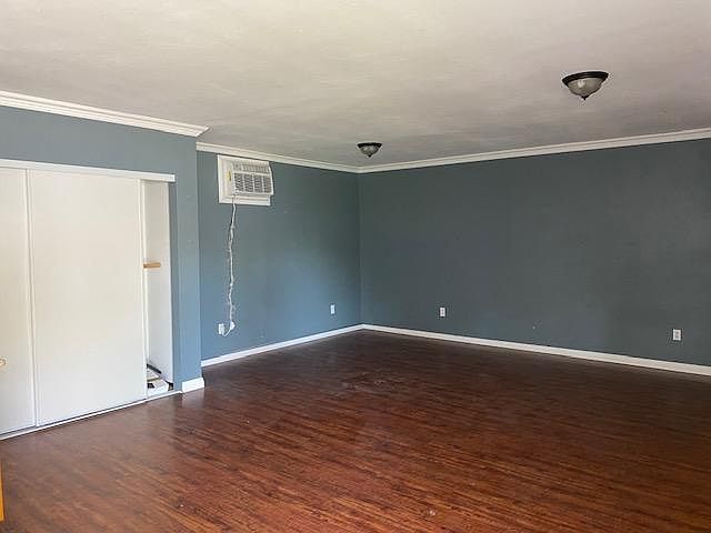 2nd image of 5015 Elrovia Ave