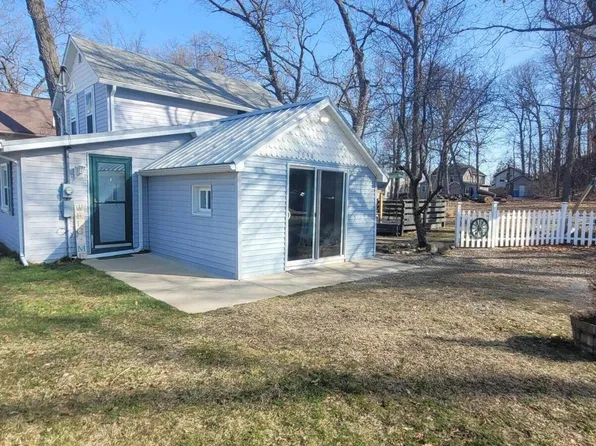 2090 Lakeview Dr, Brooklyn, MI 49230