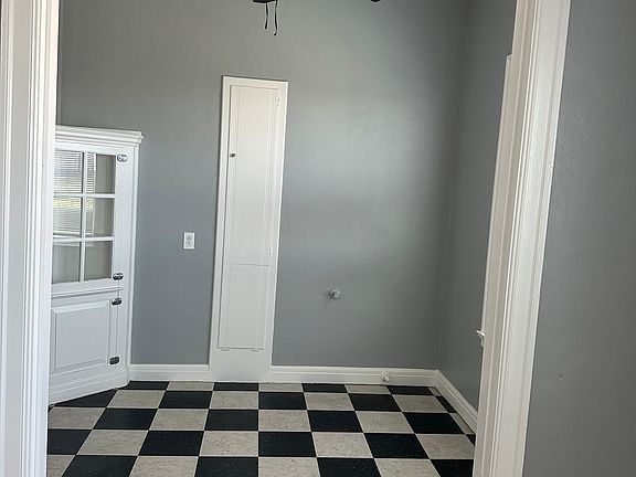4th image of 945 N El Dorado St #9