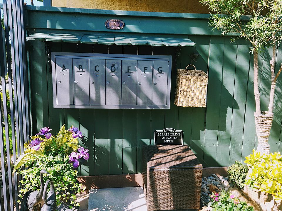 MAIL BOX