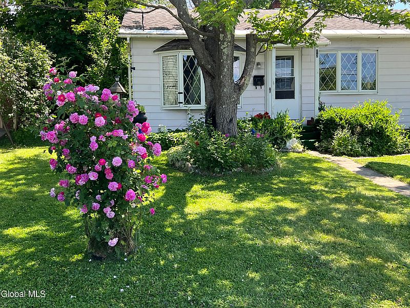 2nd image of 12 3rd Avenue