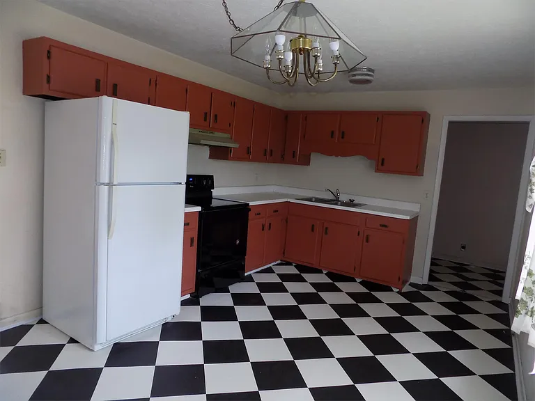 6510 Cissna Dr — Photo 3