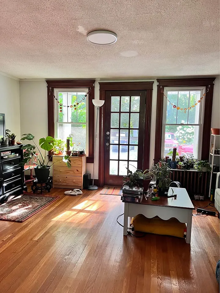 4 Middle St — Photo 1