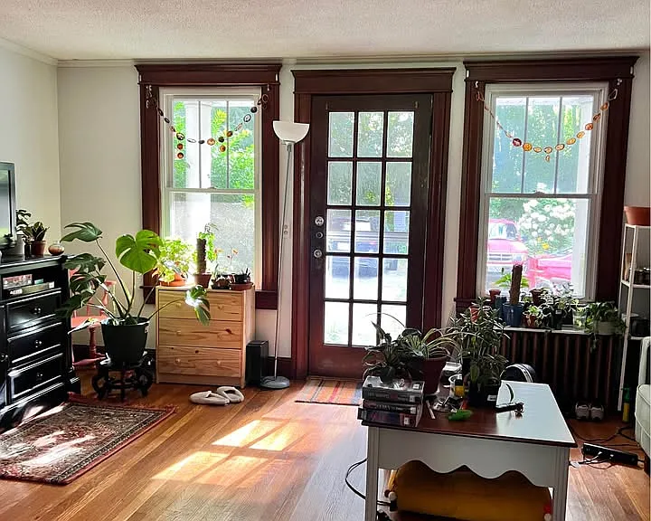 4 Middle St — Photo 1