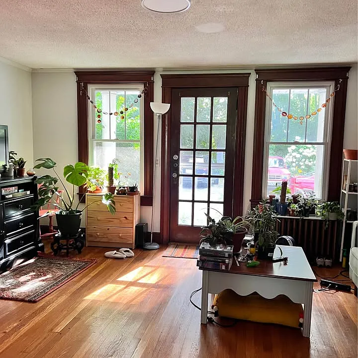 4 Middle St
