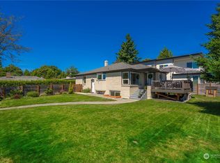 2704 SW Kenyon St, Seattle, WA 98126