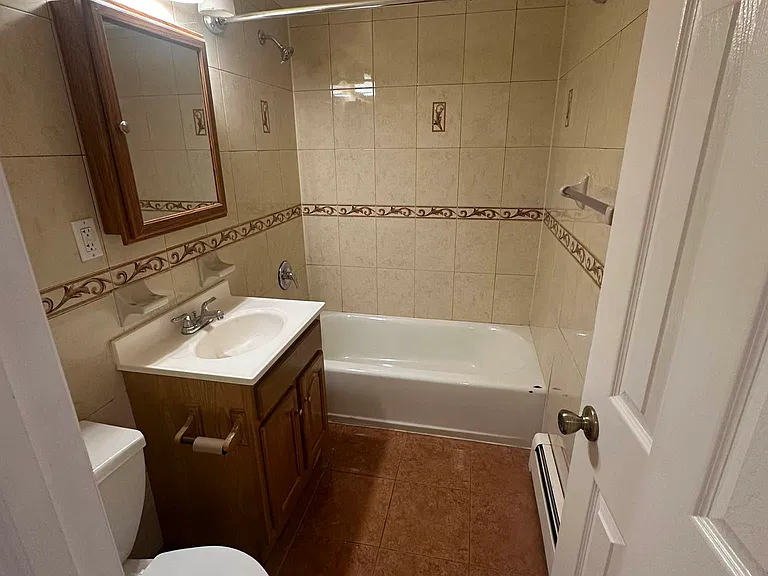 21 Vernon Ave #1 — Photo 10