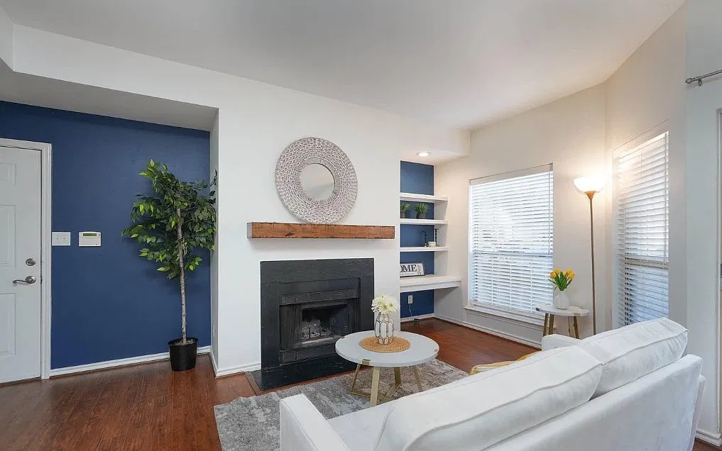 3922 Penderview Dr — Photo 2