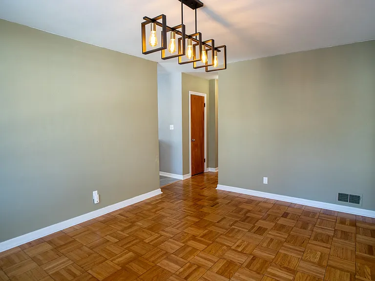 1014 W Springfield Ave — Photo 13
