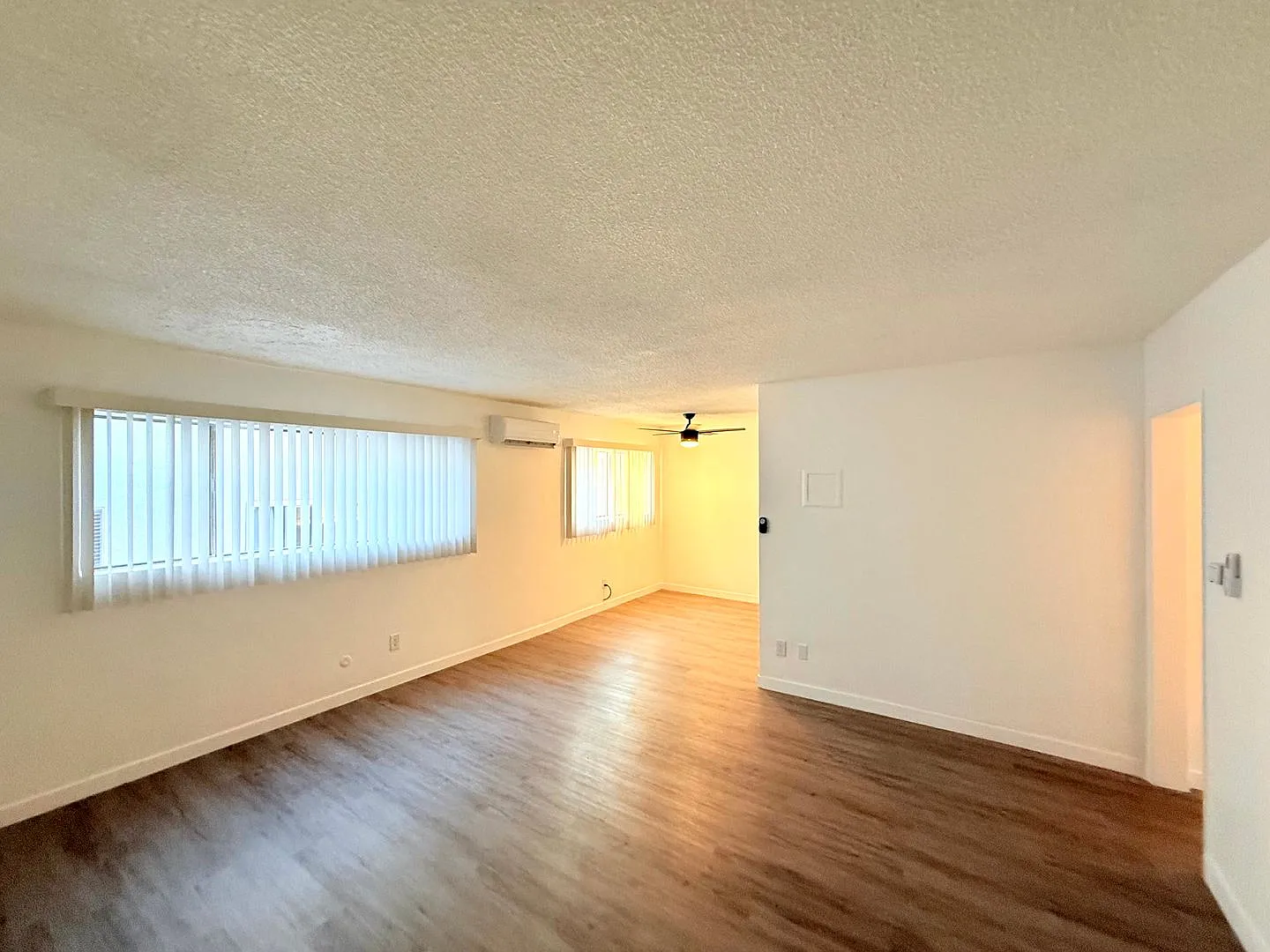 1426 South Point View St. — Photo 4