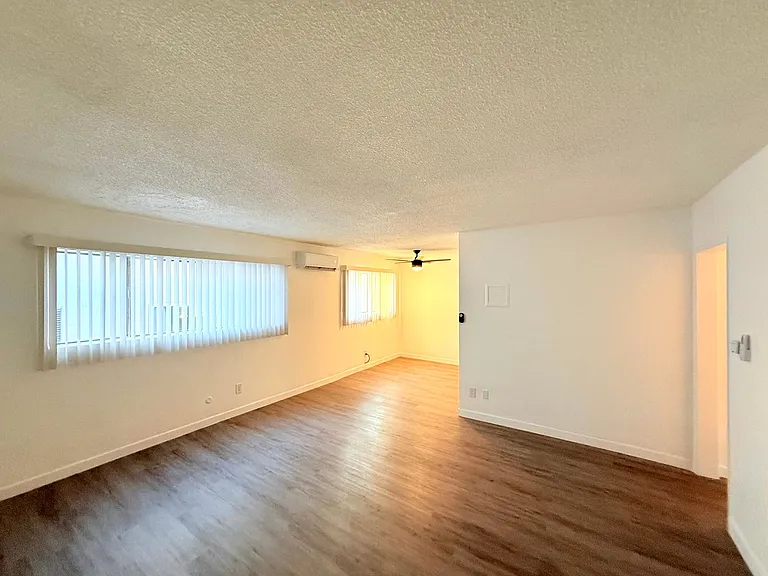 1426 South Point View St. — Photo 4