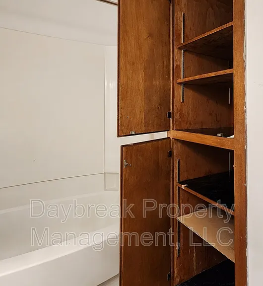915 7th Ave N #15 — Photo 8