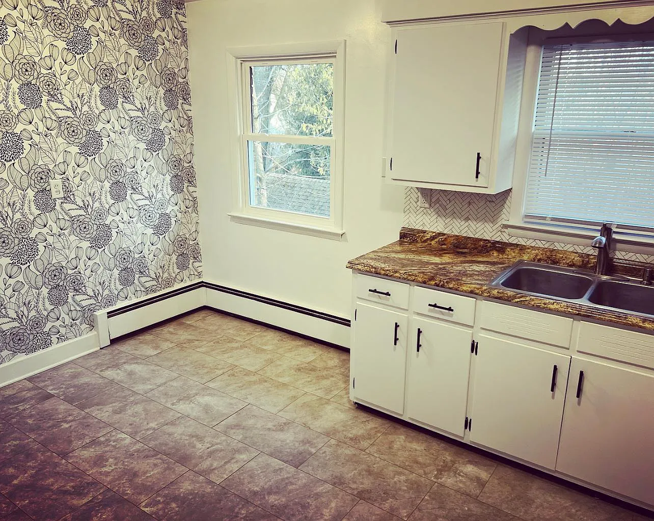 1014 Sheridan Dr — Photo 2