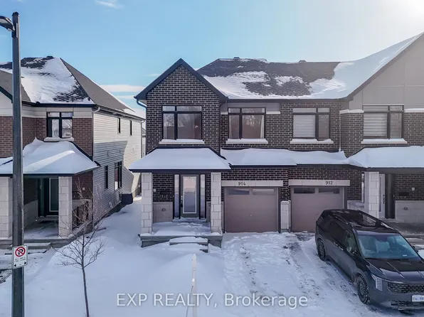 914 Alvarez Ln, Ottawa, ON K1T 0W2
