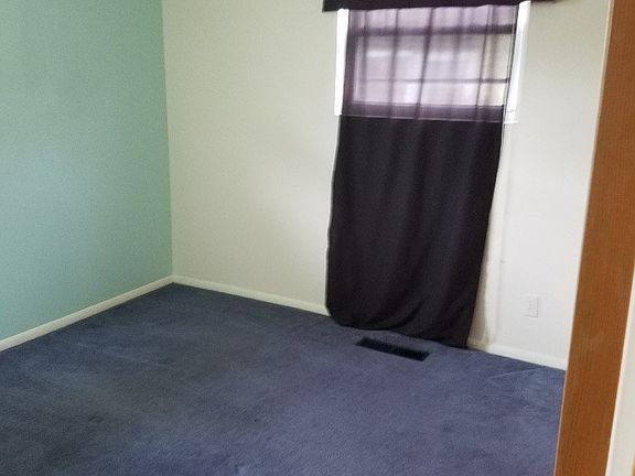 3rd image of 718 Cornell Dr