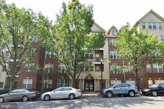 1st image of 2330 14th St N APT 405