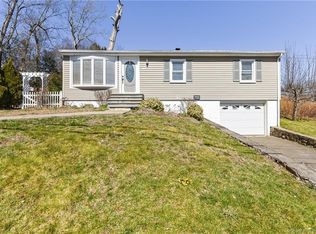8 Lewis Dr, Watertown, CT 06779