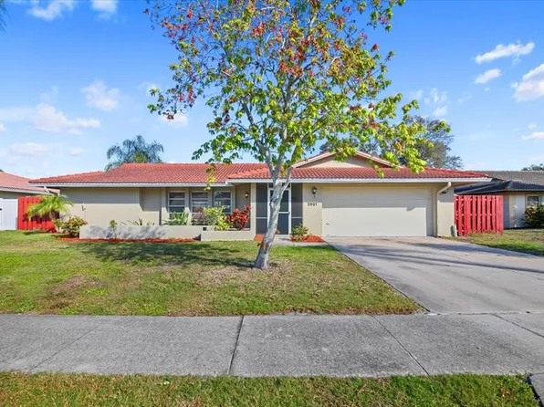 2921 Captiva Dr, Sarasota, FL 34231