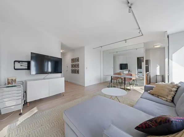 304 East 65th Street image 5 of 17