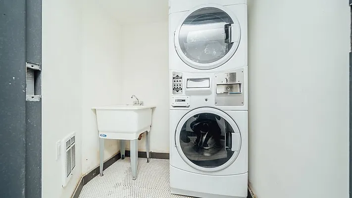 Rented by Nooklyn NYC LLC | media 11