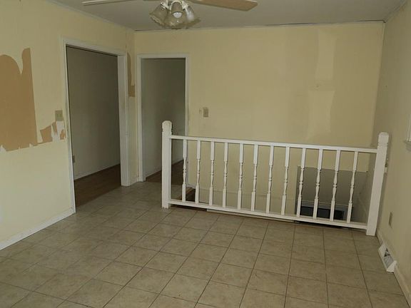 5th image of 928 Hedgewood Dr NW