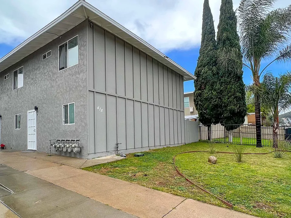 412-418 Grand Ave