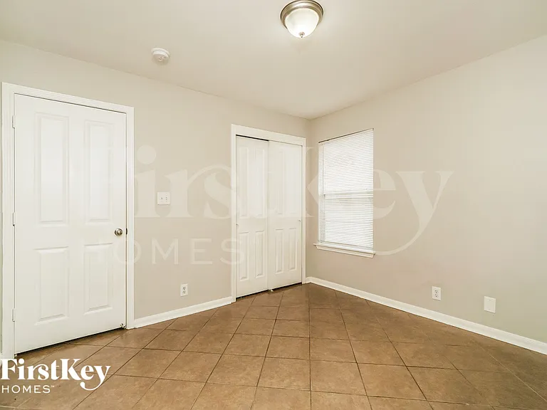 1010 Magnolia Bnd — Photo 11