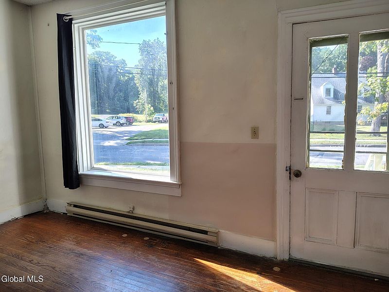 3rd image of 137 Union Street