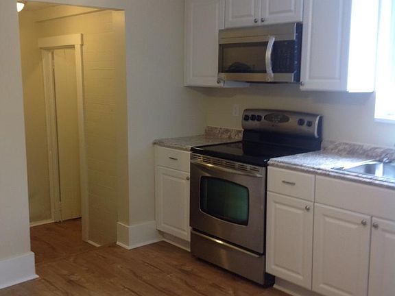 Kitchen & Pantry entry