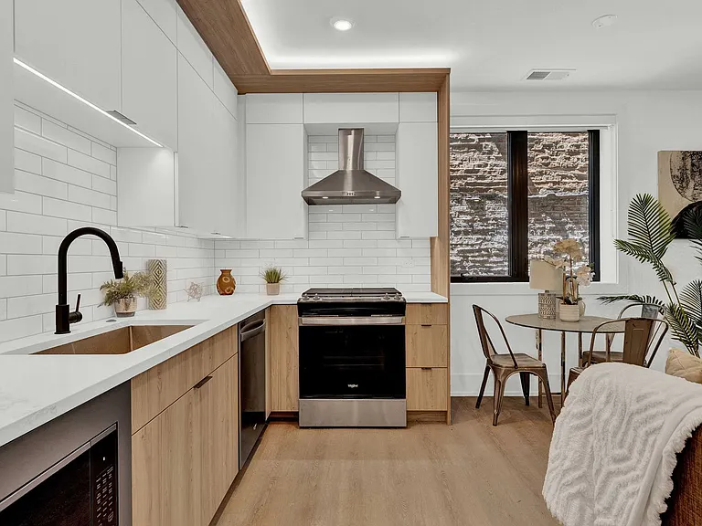1613 W Belmont Ave, Chicago, IL — Photo 8