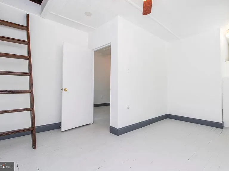 18 E Gorgas Ln #C — Photo 7