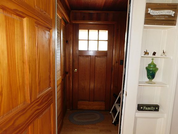 4th image of 56 Elmwood St