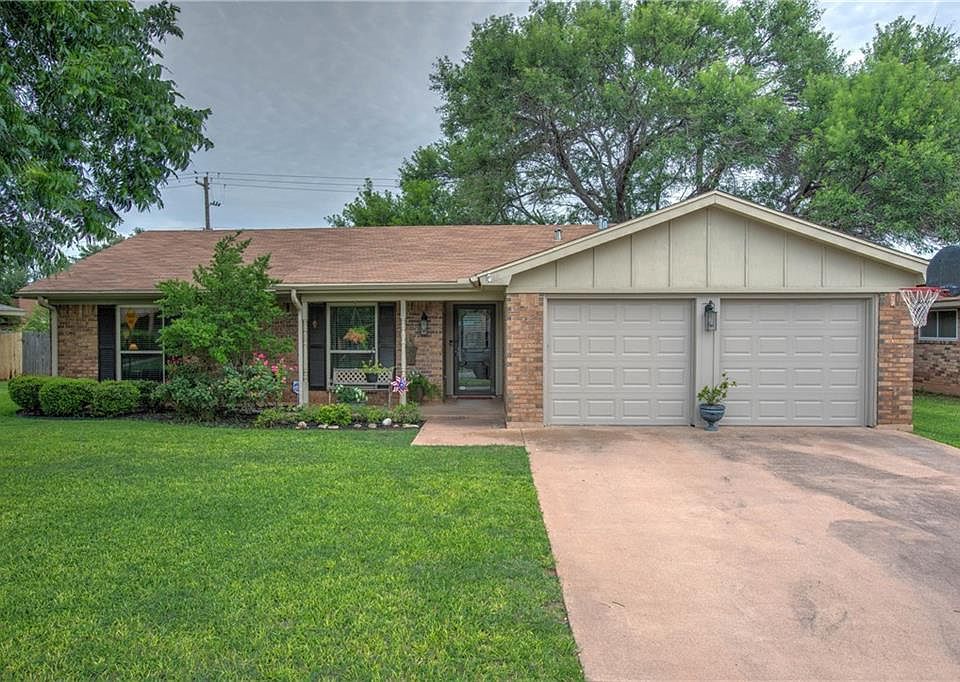 1st image of 3065 Heritage Cir